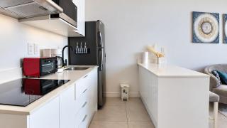 Sky Garden Tower Apartment with Air Conditioning just 15 min to the Airport - 5