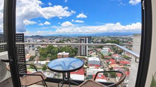 Sky Garden Tower Apartment with Air Conditioning just 15 min to the Airport - 2