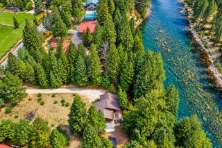 River Song Cabin home - 8