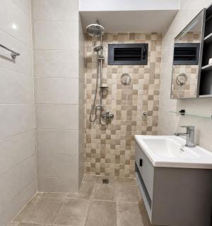 Bingerville - Résidence moderne et sécurisé 2 pièces dans le quartier résidentiel laurier 21 - Bingerville - 1