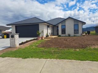 Kupe Retreat free wifi free parking two rooms ensuite bathroom for both - 0