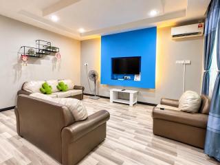 ANG LEE HOLIDAY HOME 1 - 5