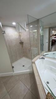 Cozy 2-Bedroom Apartment with Shared Pool in Orlando - 5