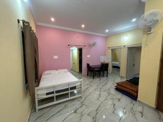Yash Home Stay - 4