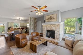 Cactus & Oak - 2 Fenced in Hill Country Acres with Game Room in Driftwood - 9