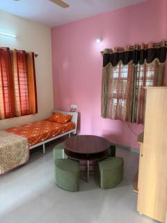 Goldennest Guest House 2 - 1