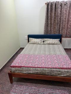 Goldennest Guest House - 9