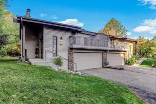 Stone Fireplace Retreat | 3BR Pet-Friendly | Near Lakes - 5