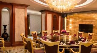 Auspicious Hotel - 8