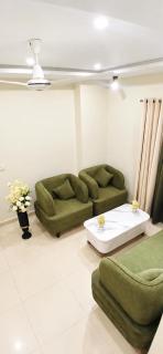 Luxury 1- Bedroom Apartment- River Hills - 4