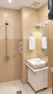 Luxury 1- Bedroom Apartment- River Hills - 8