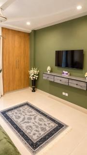 Luxury 1- Bedroom Apartment- River Hills - 5