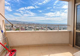 Sunny Dalma Apartment with Balcony & Mountain View - 2
