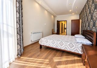 Sunny Dalma Apartment with Balcony & Mountain View - 5