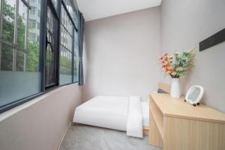 Litchi in Red · Elegant Studio - Youth Stay Inn - 5