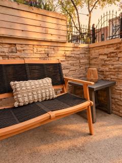 Garden Apt Private Patio Fire Pit Pets OK - 4