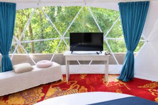 Romantic Love Nest Dome Retreat at Pebble Walk Beach Resort - 8