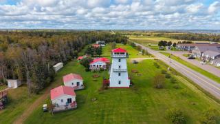 Baywatch Lighthouse Cottages & Motel - 6