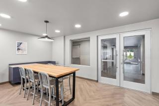 WoodSpring Suites Woodbridge Menlo Park Area - 3