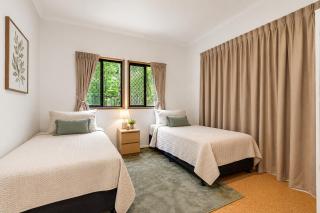 Brilliant Hinterland & Ocean Views - Farm Stay - 1