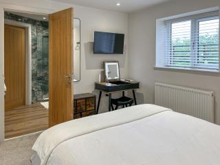 Merlyn Barn - Ukc9439 - 2