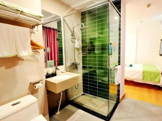 GreenTree Inn Haikou City Wuzhishan Road - 6