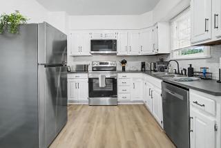 Cincy 5BR Escape Zoo Xavier Sleeps 7 - 6