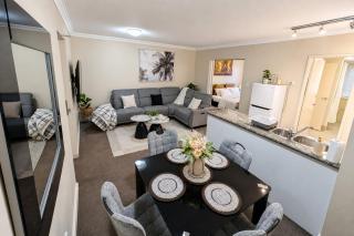Kivuli Elegant 1BR Perth CBD Parking - 2