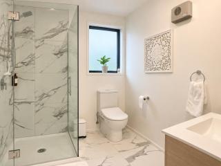 Bambina Townhouse opposite Hagley Park - 6
