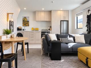 Bambina Townhouse opposite Hagley Park - 4