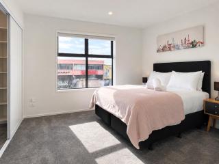 Cashel Three Bedroom Townhouse with Courtyard - 8