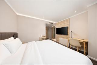 Hanting Premium Beijing Wudaokou Tsinghua East Gate Hotel - 2