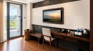 Poly Phoenix Hotel - 1