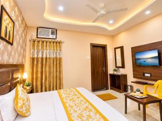 SEA VIEW from rooftop - Hotel Resort NB Grand Near Sea Beach and Shree Jagannath Temple - Restaurant - wifi - Lift - Parking - Power Backup - 7