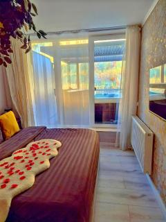 GLAMOUR VOX - Romantic Jacuzzi Escape - Cluj-Napoca - Near BT & Cluj Arena - 5