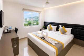 La Riviera Suites - 9