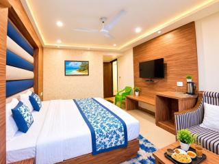 Hotel SR near MALL ROAD, A Cozy Stay Surrounded by the Beauty of Mussoorie -Mountain View -Luxury Rooms -Restaurant -Parking-Rentel Vehicle - 2