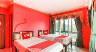 OYO 768 First Station Hotel - 9