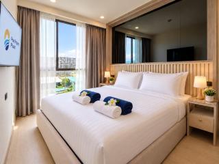Ozone Estelle 1BR Suite in Laguna Bang Tao - 0