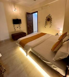 Ambient 1BHK Near Laxman Jhula & Secret Waterfall - 3