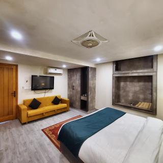 Private Suite with Private Entrance - Self Check-In F-8 - Private Parking - 3
