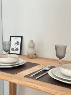 Stunning studio in the heart of downtown Sauna, WiFi, Netflix, Free Parking - 4