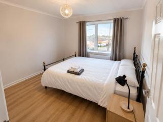 Cedar House - 8