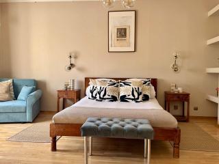 Elysia Suite - 1-BR with AC for 5 - Old Town - 3