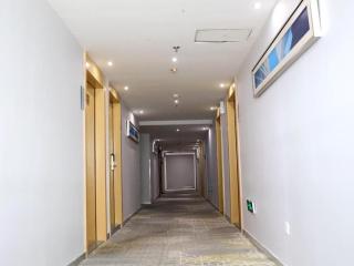 City Comfort Inn Chongqing Lianglukou Metro Station - 4