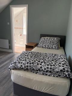Enniscrone 3-Bedroom Town Apartment 700m to Beach - 8