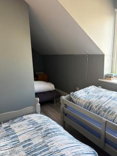 Enniscrone 3-Bedroom Town Apartment 700m to Beach - 3
