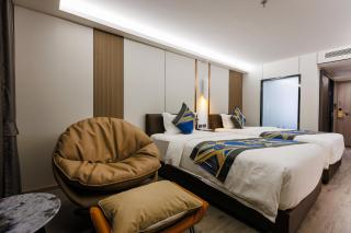 Marquis Hotel - 4