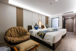 Marquis Hotel - 1