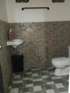 Tom's Hostel - 4
